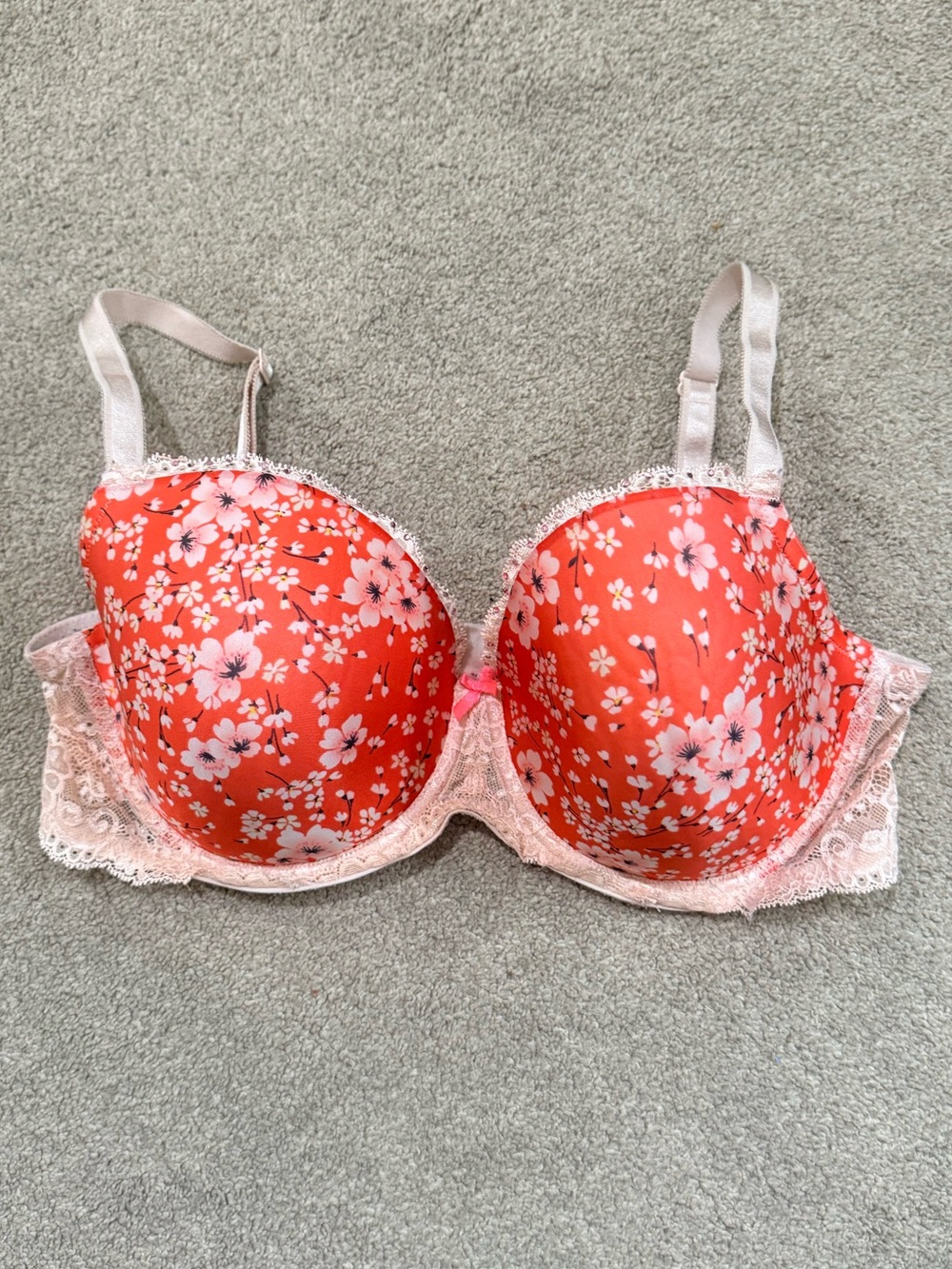 Victoria’s Secret Dream Angels Cherry Blossom Rhinestone Demi Bra Size 38 DD